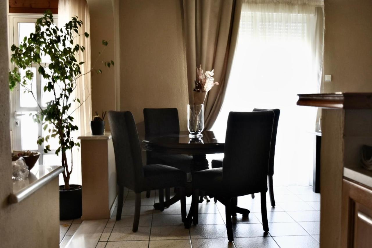 Apartament Away From *